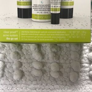 Mary Kay Makeup - Mary Kay Mini Travel Acne System π€ Mary Kay Makeup - Mary Kay Mini Travel Acne System π€